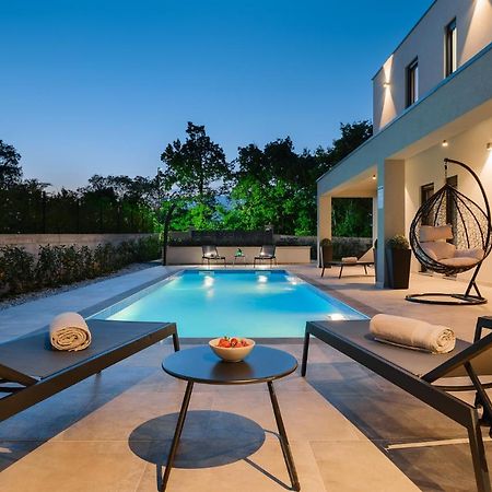 Villa Nobu Mali Vareški Exteriér fotografie