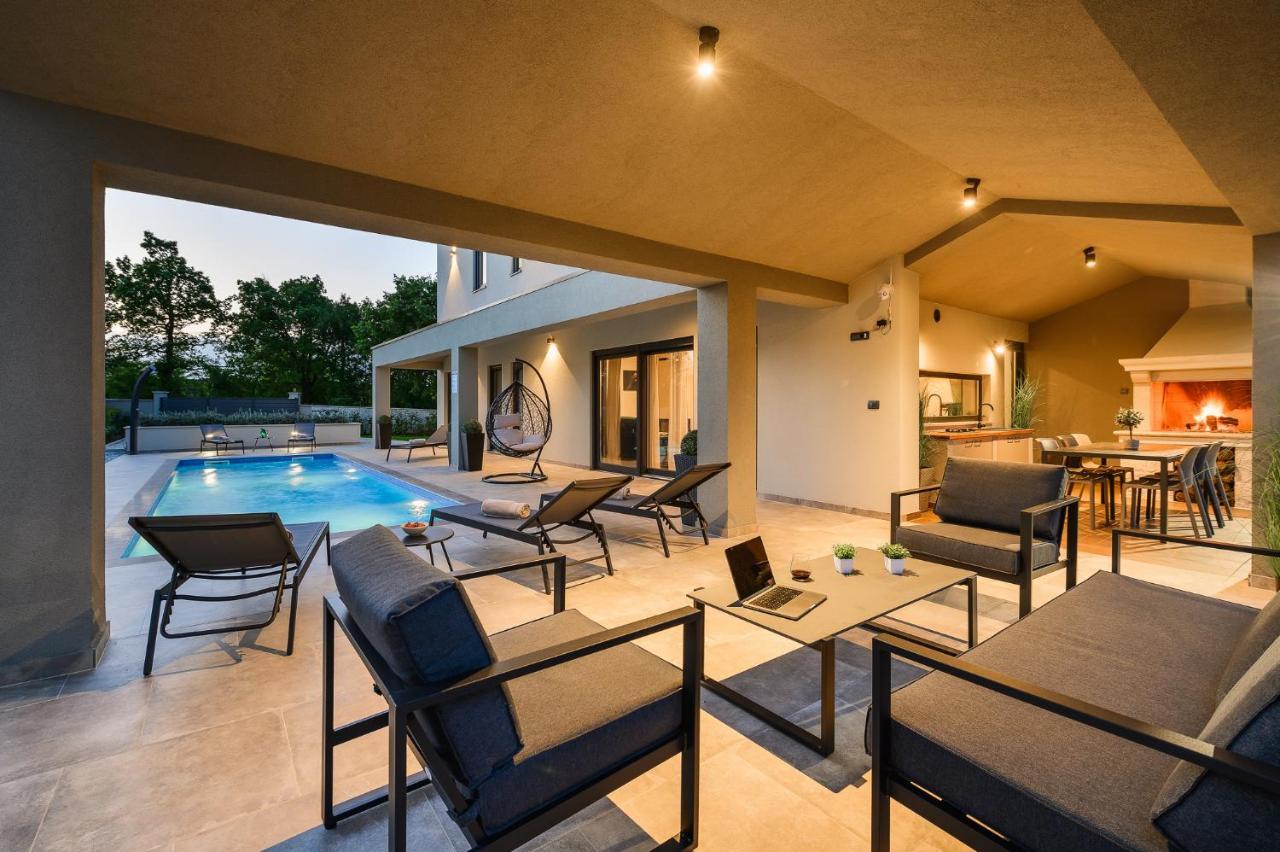 Villa Nobu Mali Vareški Exteriér fotografie