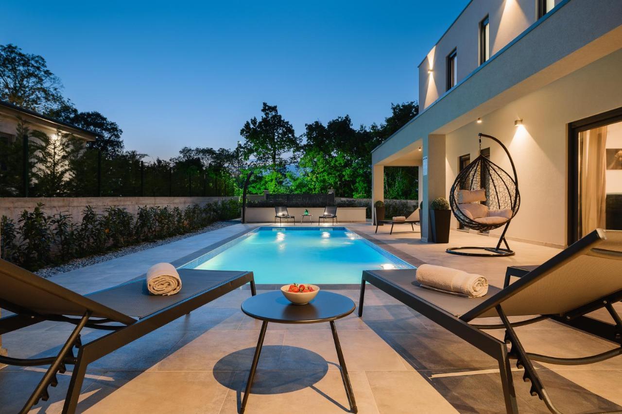 Villa Nobu Mali Vareški Exteriér fotografie