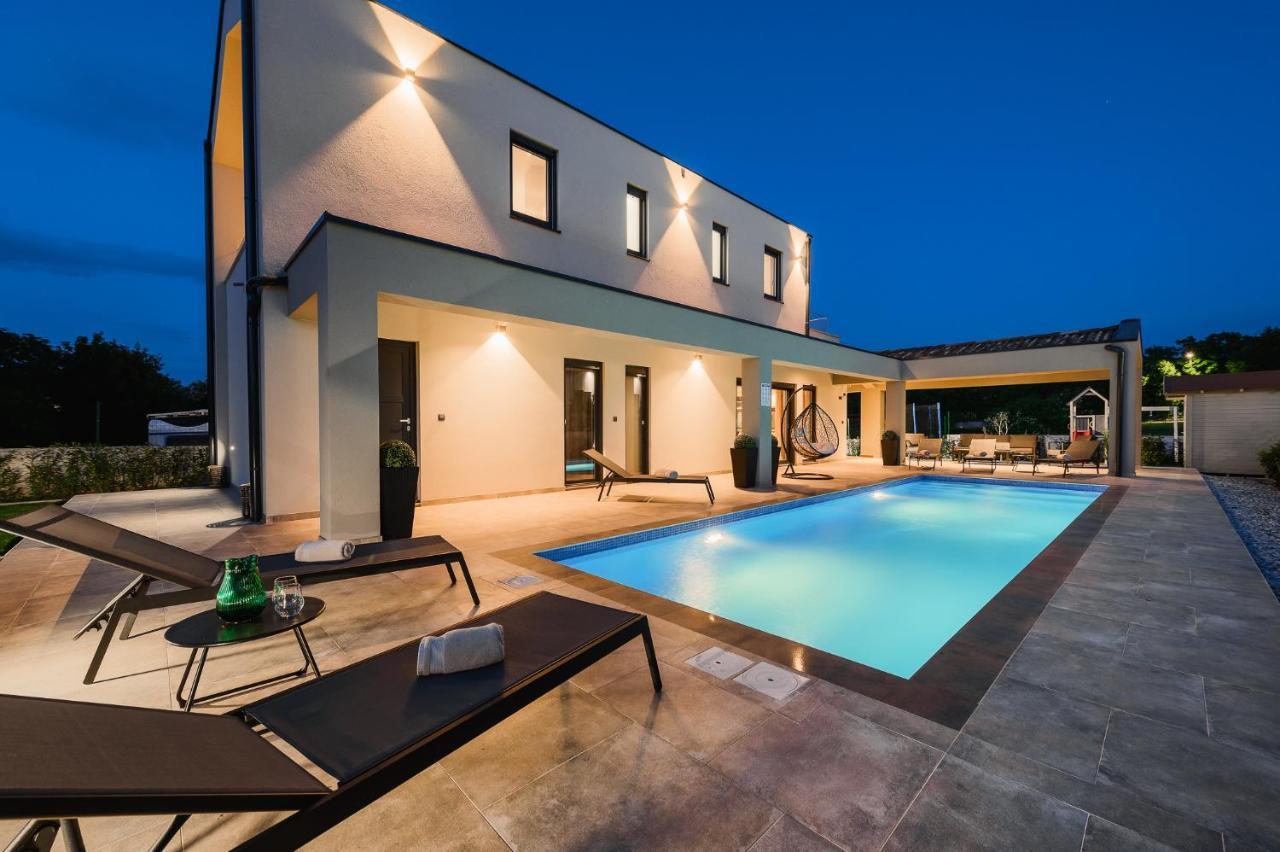 Villa Nobu Mali Vareški Exteriér fotografie
