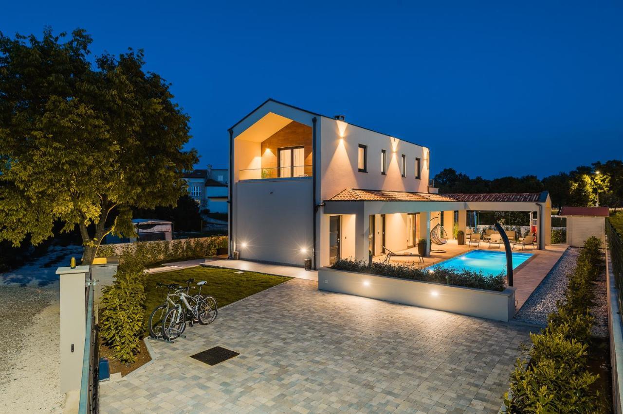 Villa Nobu Mali Vareški Exteriér fotografie