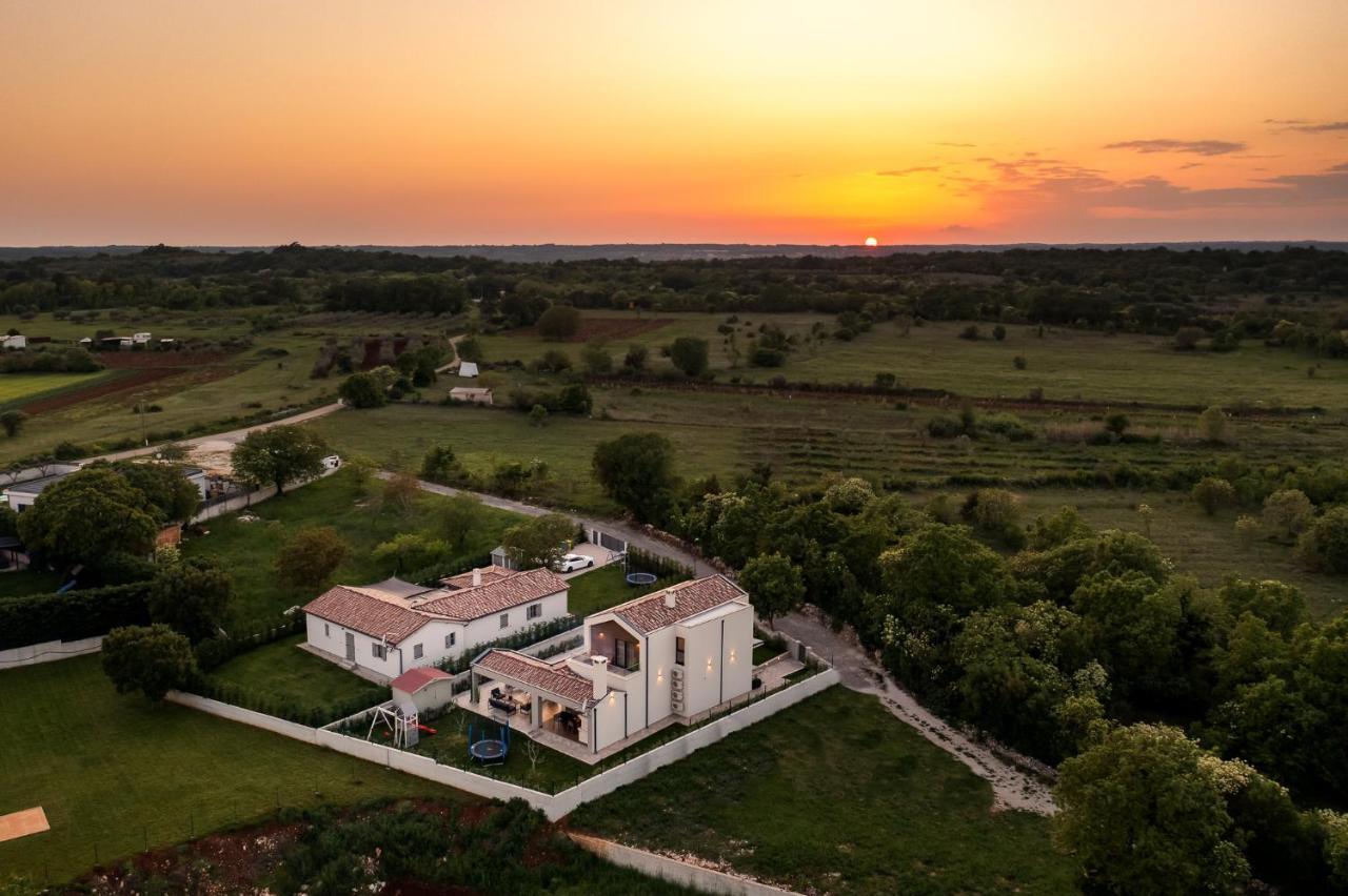 Villa Nobu Mali Vareški Exteriér fotografie
