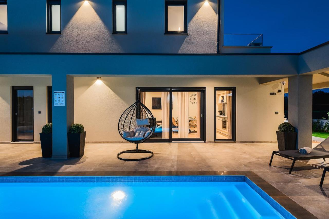 Villa Nobu Mali Vareški Exteriér fotografie