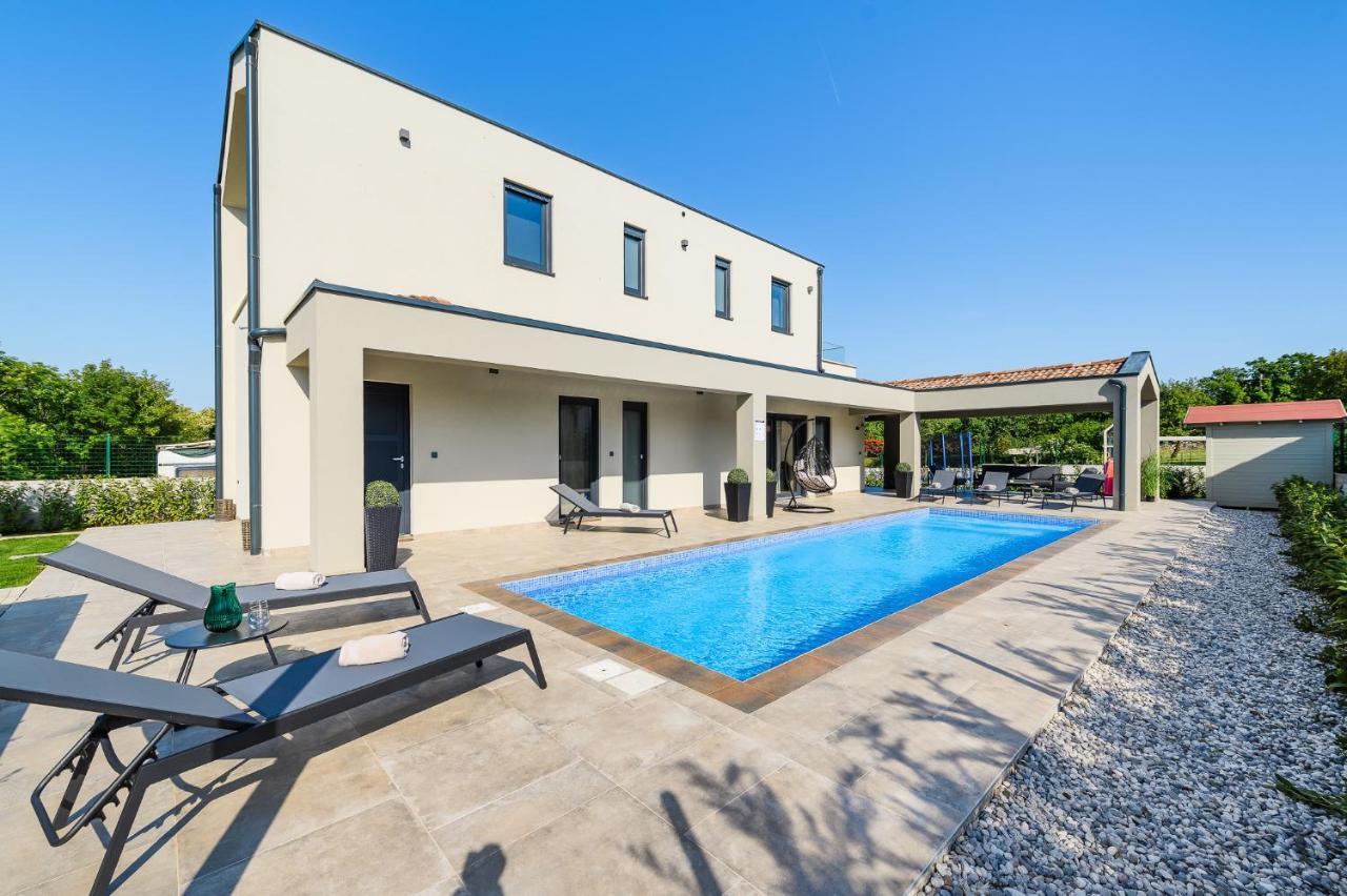 Villa Nobu Mali Vareški Exteriér fotografie