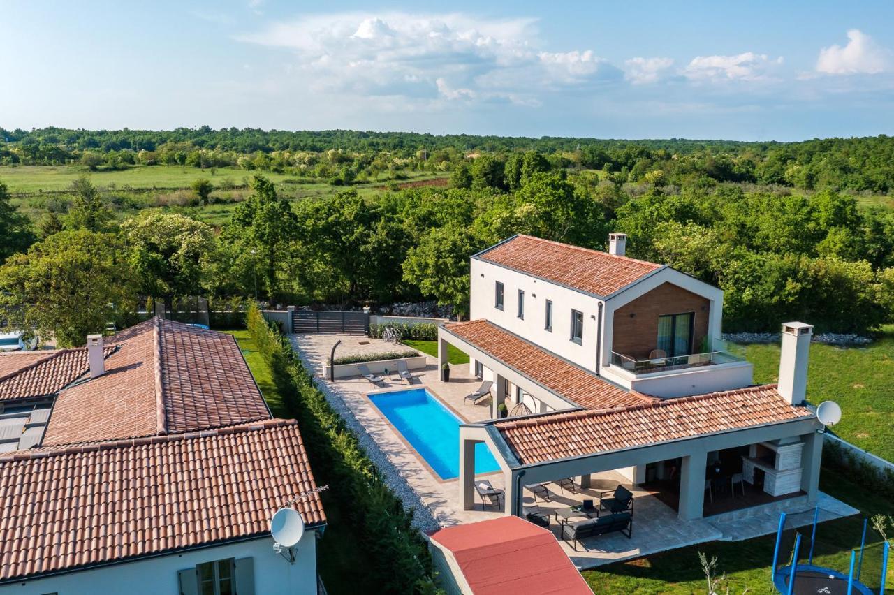 Villa Nobu Mali Vareški Exteriér fotografie