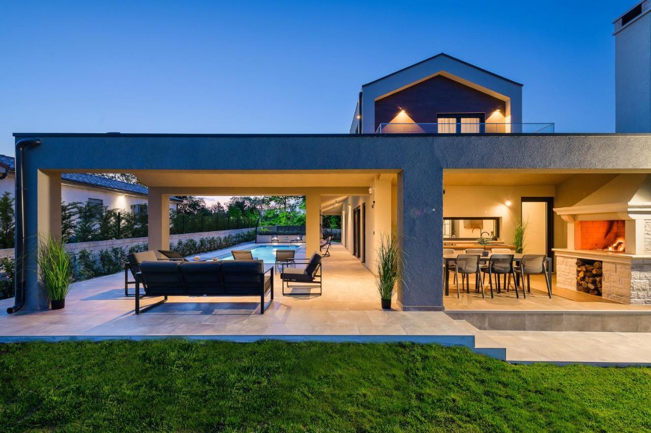 Villa Nobu Mali Vareški Exteriér fotografie