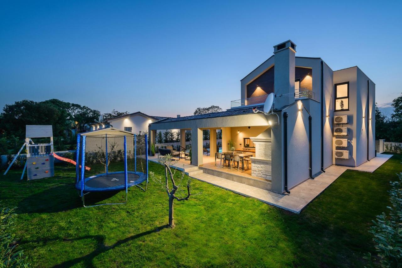 Villa Nobu Mali Vareški Exteriér fotografie